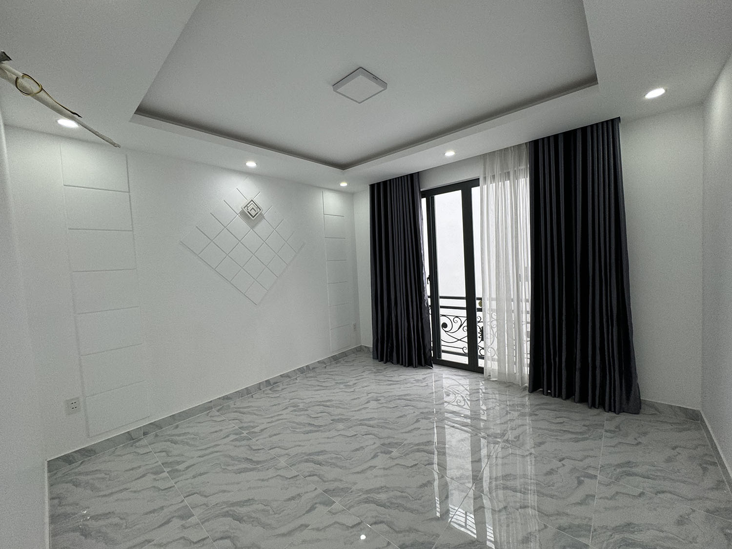 Nhà phố 3 lầu (4mx12,5m=50m2) 5 phòng ngủ hẻm ôtô 7 chỗ khu đồng bộ Nguyễn Thượng Hiền, Bình Thạnh